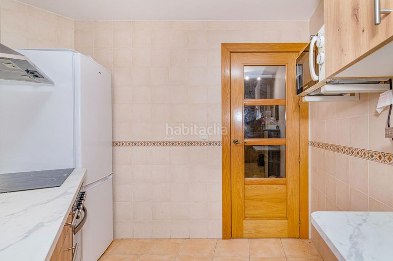 Foto b002cdfa-0caf-436e-8718-c8a2794805e5. Planta baixa a La Zubia Ciudad Zubia (La)