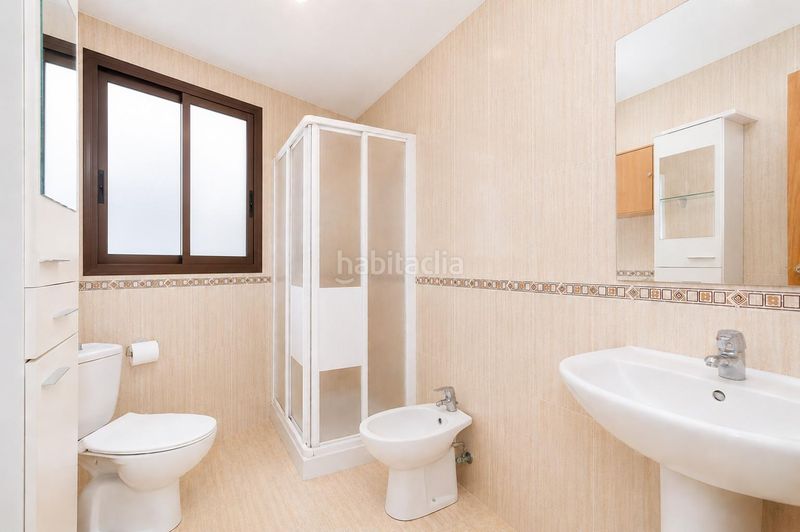 Foto d7e7689f-d9ed-46ff-b496-5fa9544c3d30. Planta baixa a La Zubia Ciudad Zubia (La)