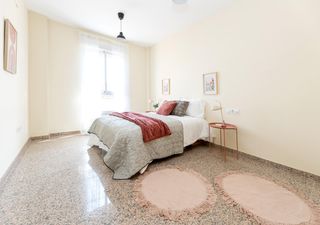 Flat  Plaza cruz. Piso amplio, accesible y con garaje en una ubicacion