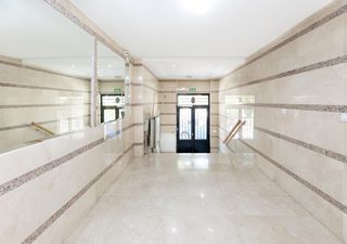 Pis a La Zubia Ciudad. Piso amplio, accesible y con garaje en una ubicacion