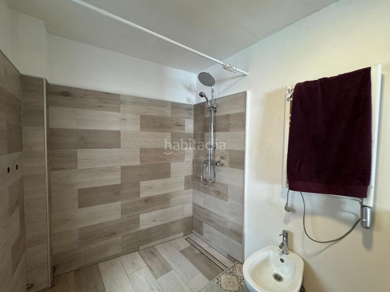 Foto b8eb022d-2276-4046-afe9-104f7455cea1. Casa adossada amb calefacció a Padul