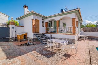 Chalet  Passeig de la estrella. Chalet independiente con piscina privada y apartamento independi