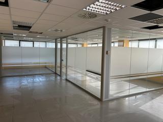 Lloguer Oficina a Polígono parque empresarial la muga 11. Oficina premium de 277 m² – luz, diseño y ubicación