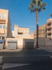 Terreny residencial en Calle las malvinas 84. Venta solar roquetas de mar