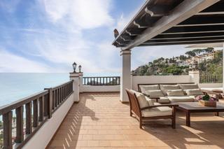 tic  La testa. Exclusivo tico en marina del este con terraza de 100 m2, garaje