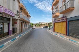 Local Comercial  Avenida gonzalez robles