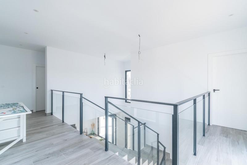 Foto c02b0386-8848-40d1-8a12-99a21551085d. Chalet  nueva construcción . 5 dormitorios ,3 baños. en Otura
