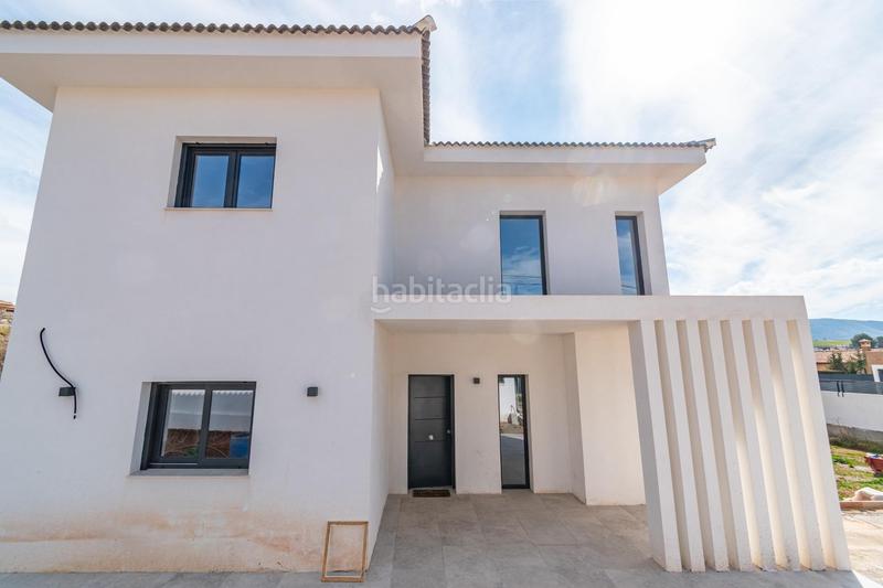 Foto f721286b-74b2-4670-ae18-dd1a168b303d. Chalet  nueva construcción . 5 dormitorios ,3 baños. en Otura