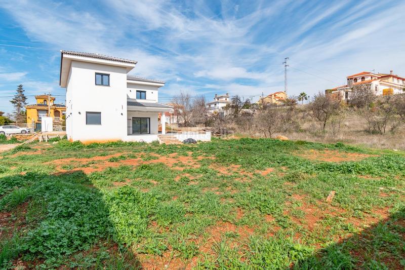 Foto f903f1d5-f60c-46c9-8926-51b186143f35. Chalet  nueva construcción . 5 dormitorios ,3 baños. en Otura