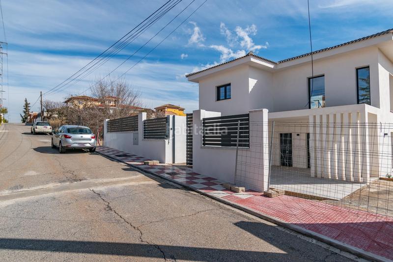Foto f99aaecc-202c-40b0-af9d-216a81d7e47a. Chalet  nueva construcción . 5 dormitorios ,3 baños. en Otura