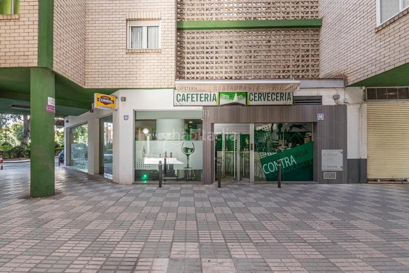 Foto 603c8cf1-caef-42c7-bfb5-b4425a205c5a. Local comercial a Joaquina Eguaras Granada