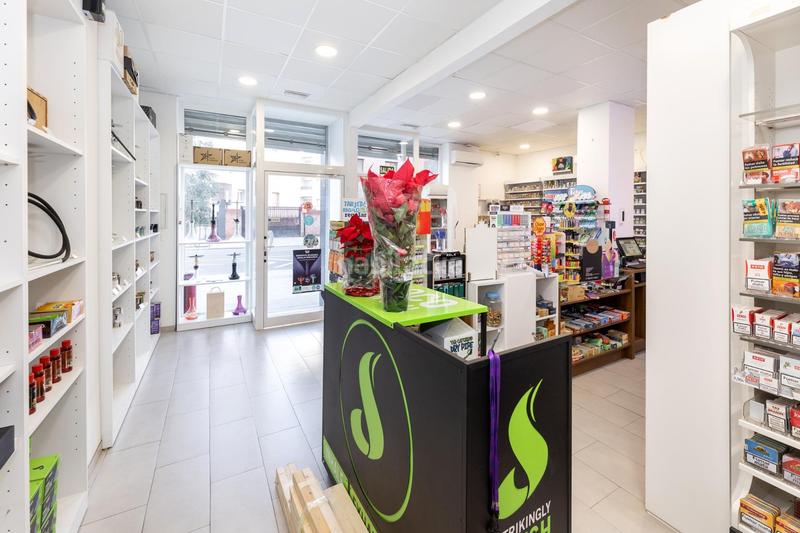 Foto 4f9c234f-0ce9-449f-b437-1c7814aa79b6. Location local commercial dans calle calle arabial 68 dans Granada