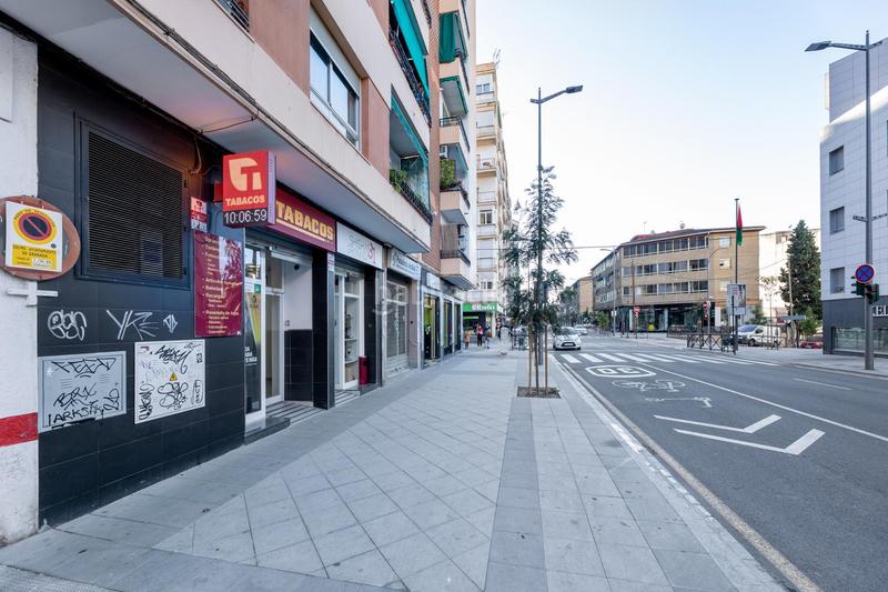 Foto 5e6ed75d-4449-46f5-baf1-ba1dd865b0e8. Location local commercial dans calle calle arabial 68 dans Granada