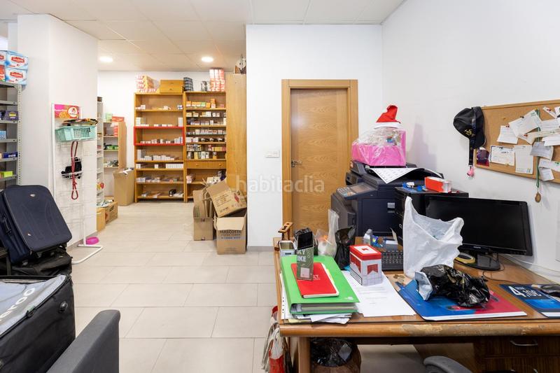 Foto 73a8ae57-b86b-45d7-8433-d6b2ca70b084. Location local commercial dans calle calle arabial 68 dans Granada
