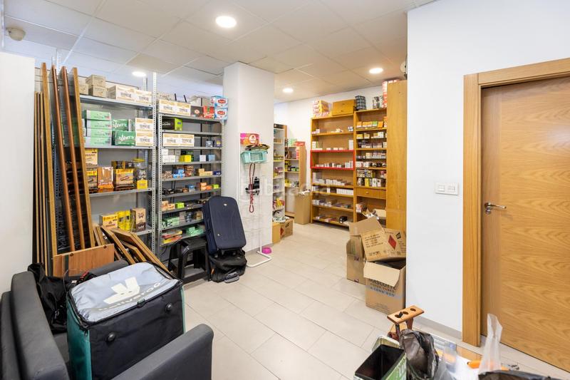 Foto 75b3fc52-b939-4db0-b035-c8fece368757. Location local commercial dans calle calle arabial 68 dans Granada