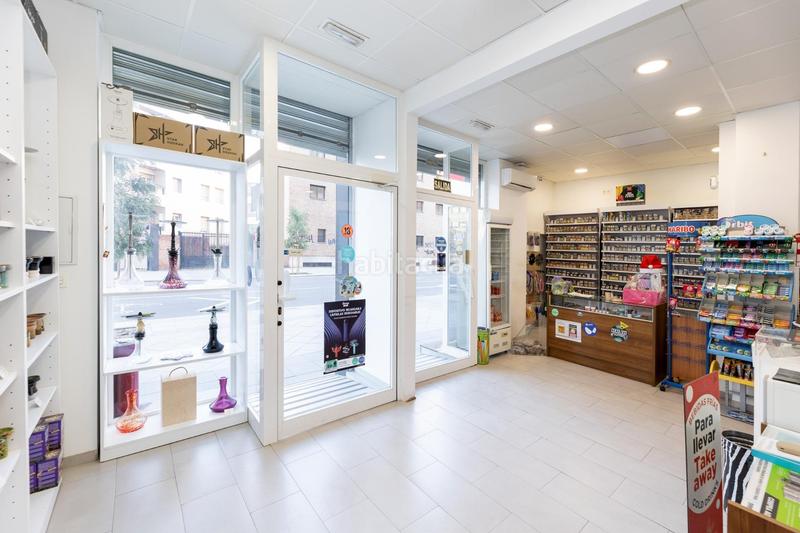 Foto 87dc19b0-705b-4a99-934d-8bf84d3df8bb. Location local commercial dans calle calle arabial 68 dans Granada