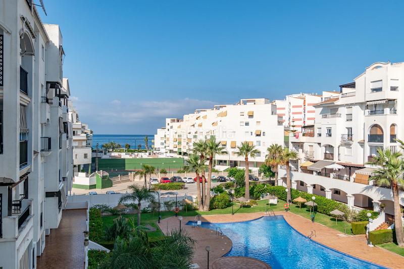 Foto 2089be24-1b46-4bbc-a957-4bd0e443c6ab. Appartement dans avenida avenida andalucia 6. 6 dans Salobreña