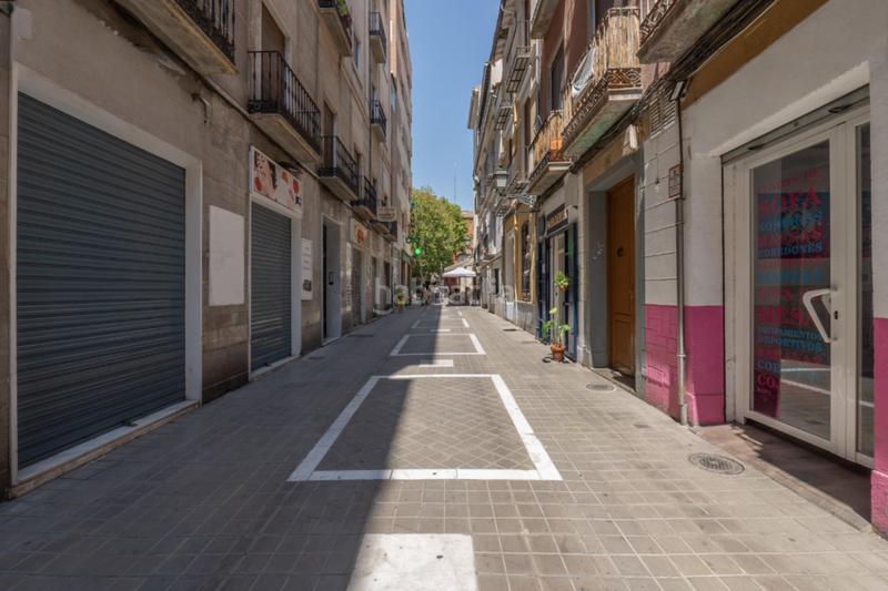 Foto 165ade95-a0df-4803-8af2-f9d38b29fbe0. Piso céntrico piso en tercera planta de 3 dormitorios, baño y balcón junto a plaza de los lobos en Granada