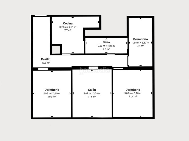 Foto ac8b9efa-bbd3-4c8d-bde4-299ff30fac6e. Piso céntrico piso en tercera planta de 3 dormitorios, baño y balcón junto a plaza de los lobos en Granada