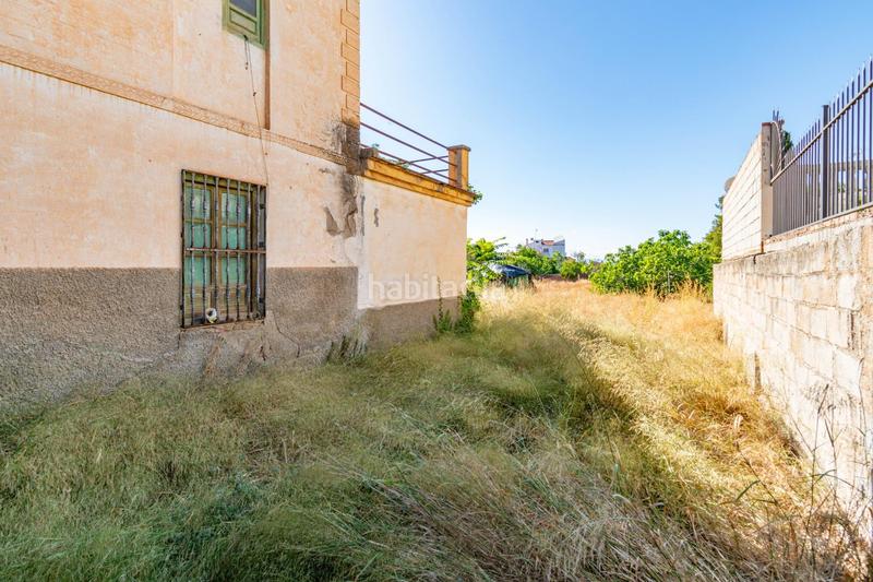 Foto 76532e2f-3f3f-4dc0-a280-cd70b2ee355c. Terreno residencial magnifico solar en el centro de la zubia en Zubia (La)