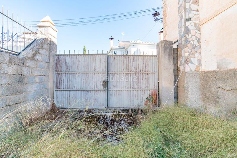 Foto 8e22a21f-019c-421d-907c-8392d8decab7. Terreno residencial magnifico solar en el centro de la zubia en Zubia (La)