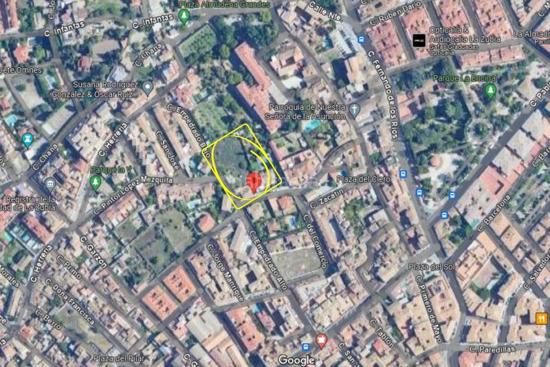 Foto f10e507f-8765-40e9-a105-5bf80f13c334. Terreno residencial magnifico solar en el centro de la zubia en Zubia (La)