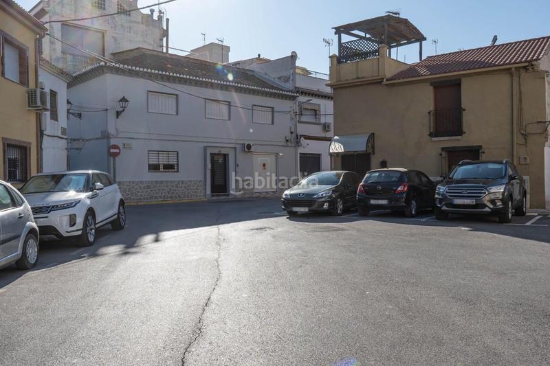 Foto 0ef4fbd7-cba9-4bde-b431-a49b2749a57b. Piso  céntrico con 3 grandes habitaciones, 2 baños, terraza, cocina, despensa y lavadero. garaje opcional en Albolote
