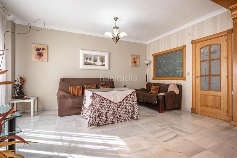 Foto 0f9a09c7-86c2-4299-b71d-02357206efc7. Piso  céntrico con 3 grandes habitaciones, 2 baños, terraza, cocina, despensa y lavadero. garaje opcional en Albolote