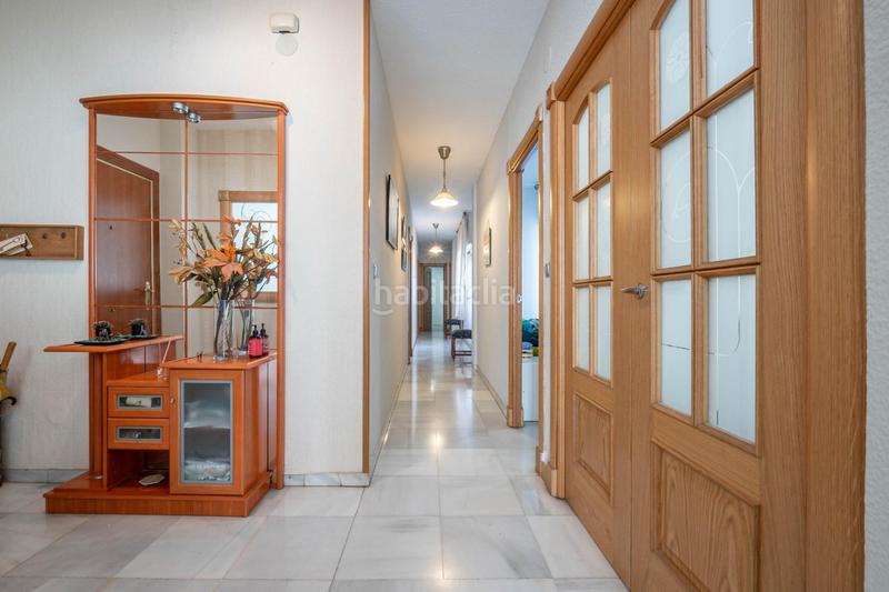 Foto a18ace01-4014-4040-8497-6f6f5ba872ec. Piso  céntrico con 3 grandes habitaciones, 2 baños, terraza, cocina, despensa y lavadero. garaje opcional en Albolote