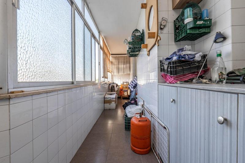 Foto c2a2b0ec-9a90-4797-9da6-cffda9edb8ac. Piso  céntrico con 3 grandes habitaciones, 2 baños, terraza, cocina, despensa y lavadero. garaje opcional en Albolote