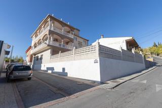 Casa aparellada  Fco jose garcia jimenez. Amplio pareado en vega de granada tu nuevo hogar espera por ti