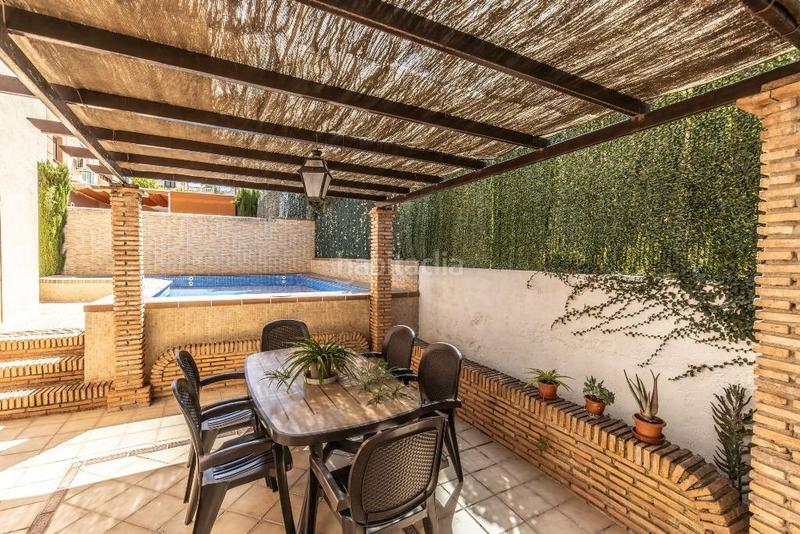 Foto 4d4ca01b-c976-456a-9f78-3e3d343d89ce. Casa pareada  con piscina, en Huétor Vega