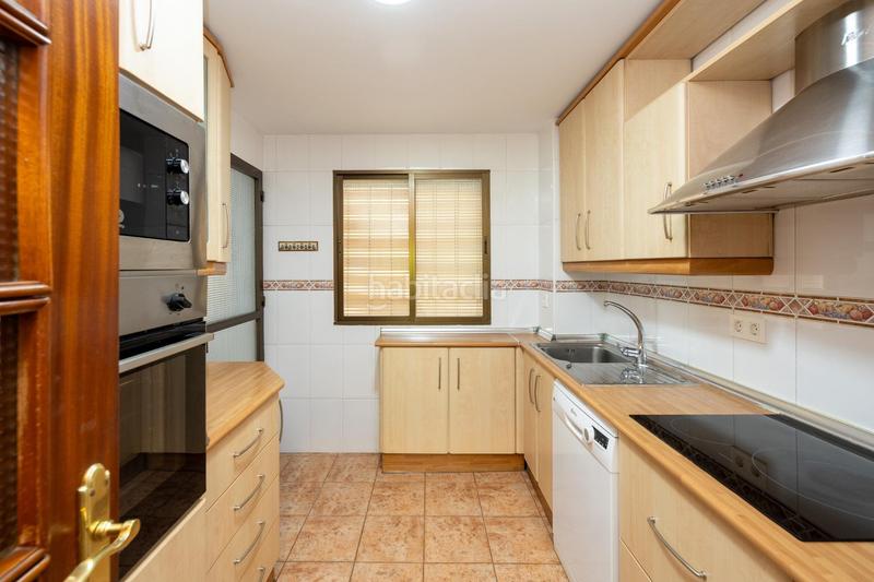 Foto a7dbc7a4-d29d-4704-8273-3511bbd5fe2b. Rent flat with heating parking in Pajaritos Granada
