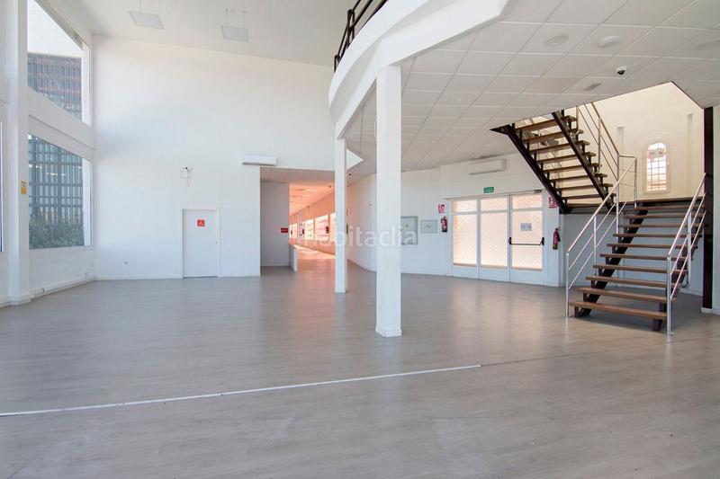 Foto c040a191-fc7a-45ed-bde6-42af921cfed8. Bâtiment à usage industriel dans Pulianas