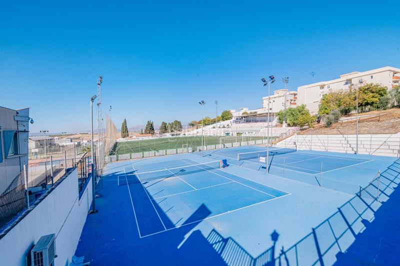 Foto c4bc3da8-205e-4e0f-913b-5aee6bf82d6e. Piso gran piso para entrar a vivir en Aljomahima - Ermita Gabias (Las)