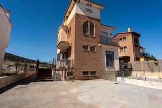 Xalet  Calle cartujo. Chalet independiente con piscina en cañadas del parque