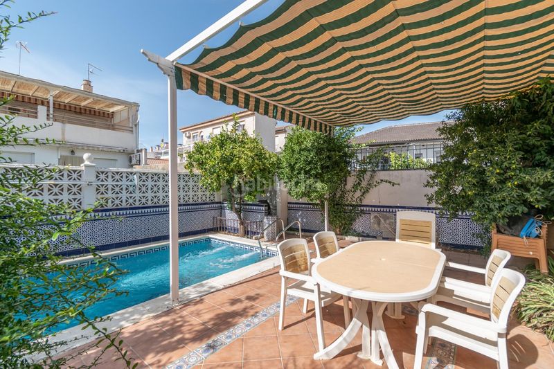 Foto e8f55915-be60-4e7c-8bd1-b335212e150f. Casa adossada a calle tarifa 4 a Híjar Gabias (Las)