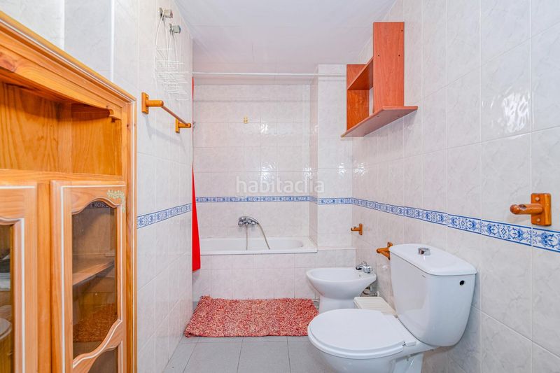 Foto 1c7e189c-6026-4d26-8113-2cf809e149b8. Dúplex amb aparcament a Joaquina Eguaras Granada