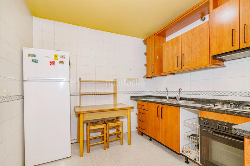 Foto 8d9c63d5-f8c7-4e3b-88a3-686fe5d7c794. Dúplex amb aparcament a Joaquina Eguaras Granada