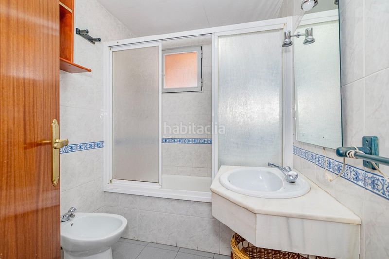 Foto 8e808e68-a0fe-495e-b27d-29a13a7c1fad. Dúplex amb aparcament a Joaquina Eguaras Granada