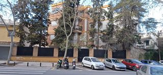 Location Appartement  Calle calle virgen del rocío. Piso en alquiler en zona genil  tranquilidad y buena ubicación