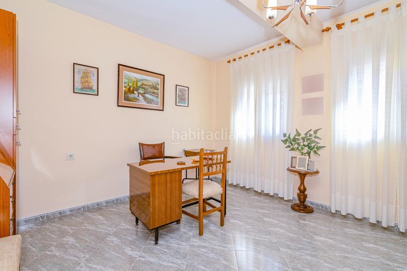 Foto 69ae2e88-3d10-4a3c-8dd9-5e82b2a77a2b. Casa adossada amb aparcament a Atarfe