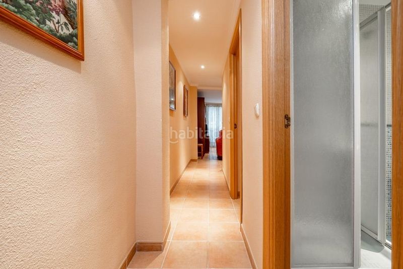 Foto 7d8eee03-297f-4b2b-9091-3f5a728bc4ac. Piso en calle calle almona vieja 7 piso en el centro , totalmente reformado con dos grandes dormitorios y un baño en Granada