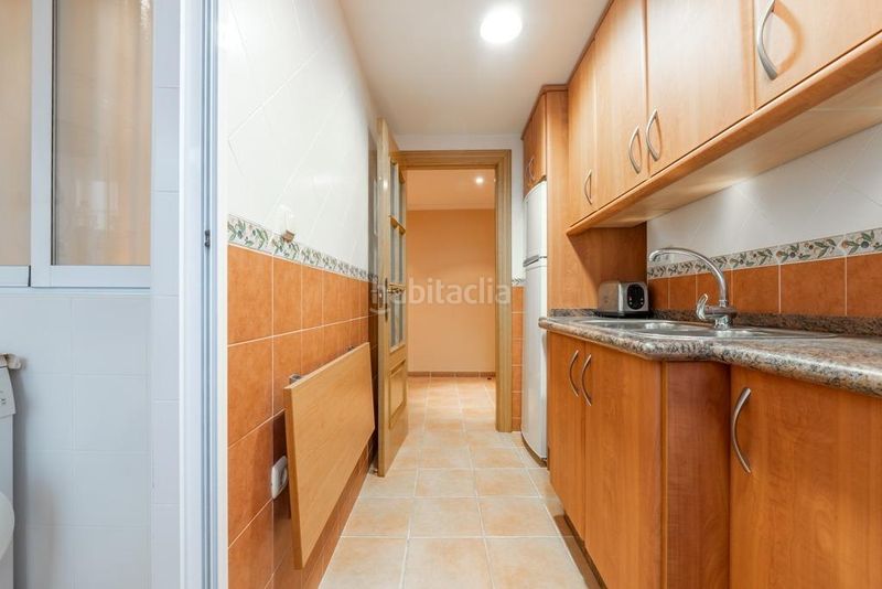 Foto 8d1ec93f-2e77-420e-8157-97aeaf23a5f8. Piso en calle calle almona vieja 7 piso en el centro , totalmente reformado con dos grandes dormitorios y un baño en Granada
