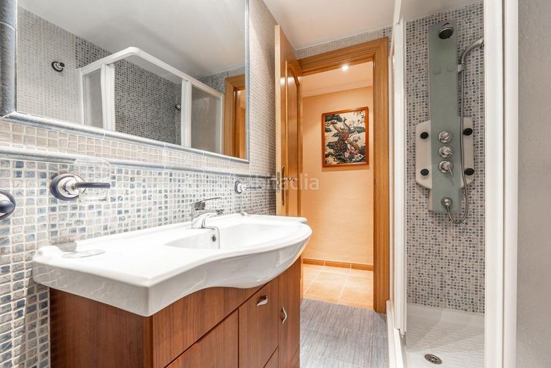 Foto d10782a6-a900-4b5c-808c-d843196e7f5a. Piso en calle calle almona vieja 7 piso en el centro , totalmente reformado con dos grandes dormitorios y un baño en Granada