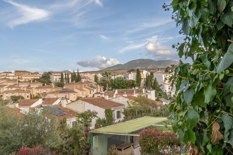 Foto 0d6d0144-d3b9-46b3-b31e-726f9228ae65. Xalet amb calefacció aparcament piscina a La Zubia Ciudad Zubia (La)