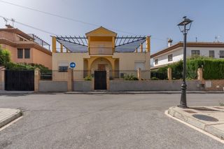 Casa a Cuba 8. Maravillosa chalet independiente en ogijares lomalinda