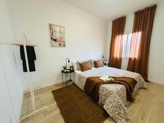 Appartement à Carrer de francesc moragas 26. Dos habitaciones recién reformado con patio