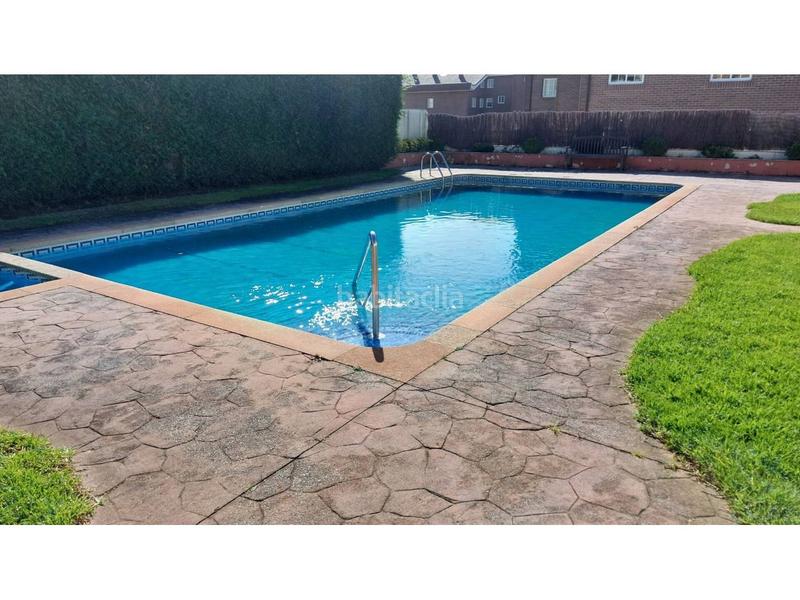 Foto 17c8c155-54f3-41f1-87b6-93f82f956e90. Casa adosada venta de chalet adosado en Sanxenxo pueblo Sanxenxo