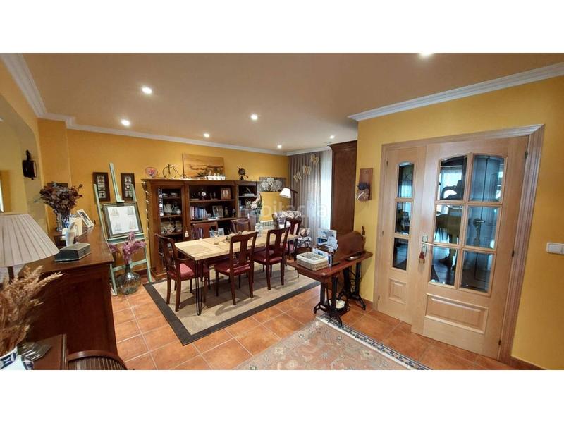 Foto 77c2bcd0-9925-49ab-8cdd-29ca87048782. Casa adosada venta de chalet adosado en Sanxenxo pueblo Sanxenxo